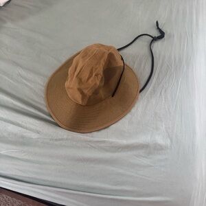 Duluth Wide Brim Hat with Chin Strap
